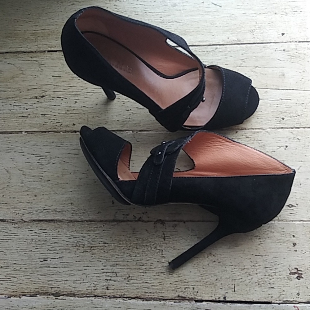 L. A. M. B. Black Suede Penny Pumps Sz. 9.5